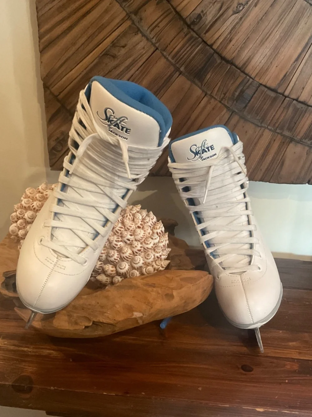 Jackson Ultima Girls Soft Skate Series Figure Skates, White, Size 5